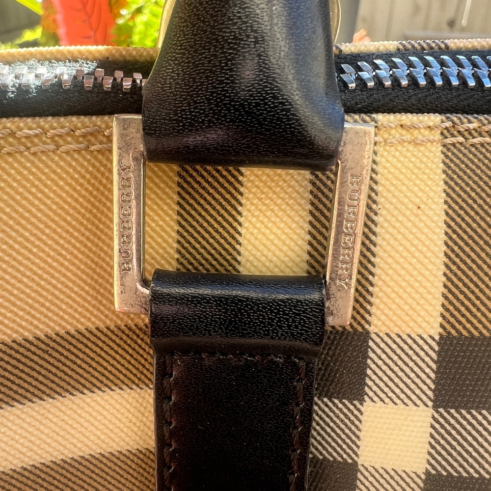 Burberry Beige Nova Check Satchel with Black Trim - Picture 4 of 12